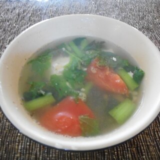 小松菜、トマト、豆腐のスープ